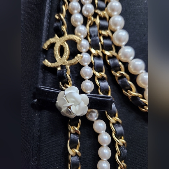 Chanel Pearl Lambskin Chain  Camellia CC Multi Strand Necklace - Picture 5 of 12
